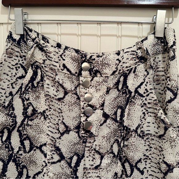 Python Cypress Cargo/ Jogger Pant from Revolve. Size Small - Picture 5 of 12